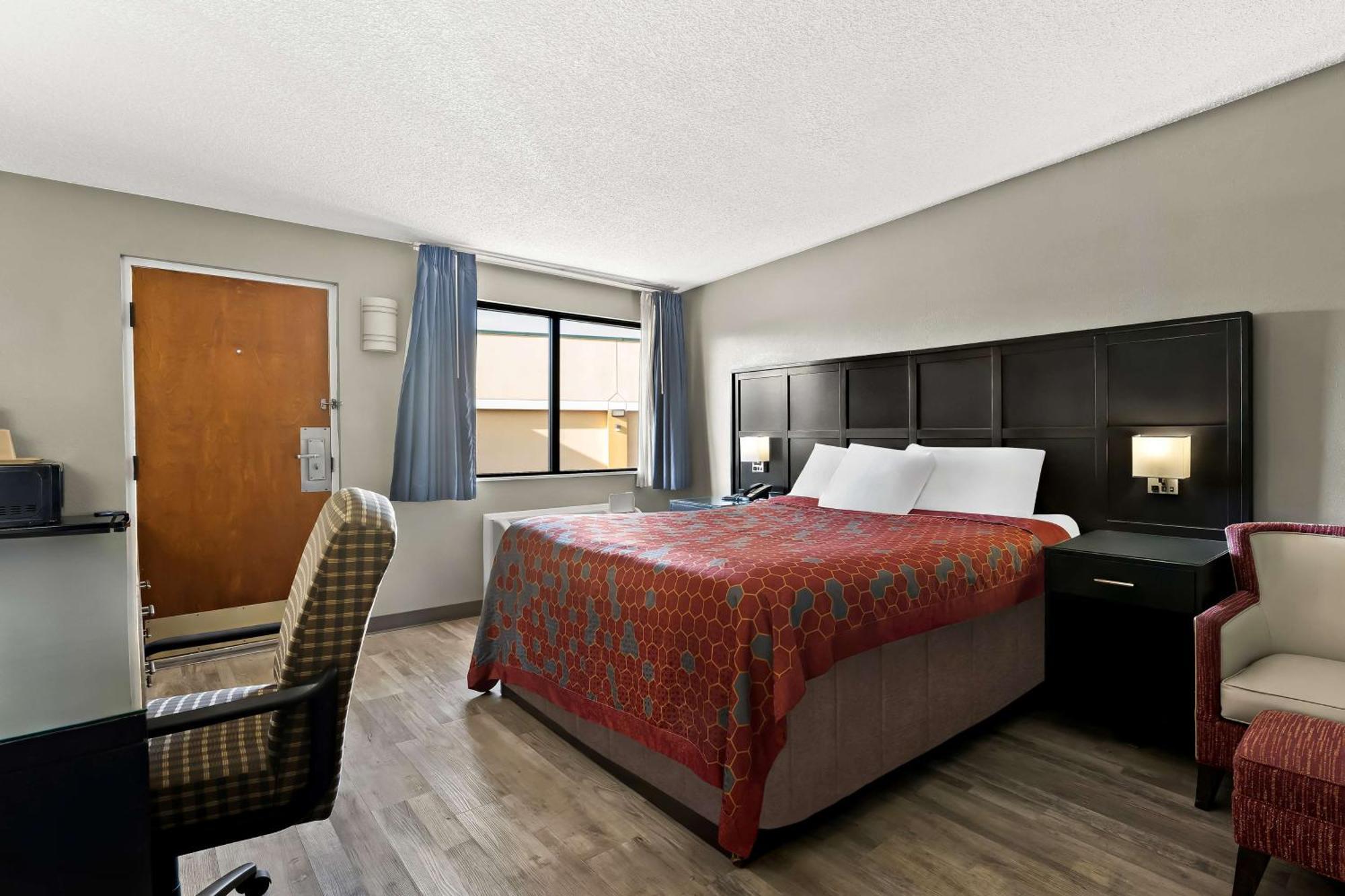 Knights Inn Montgomeryville Buitenkant foto