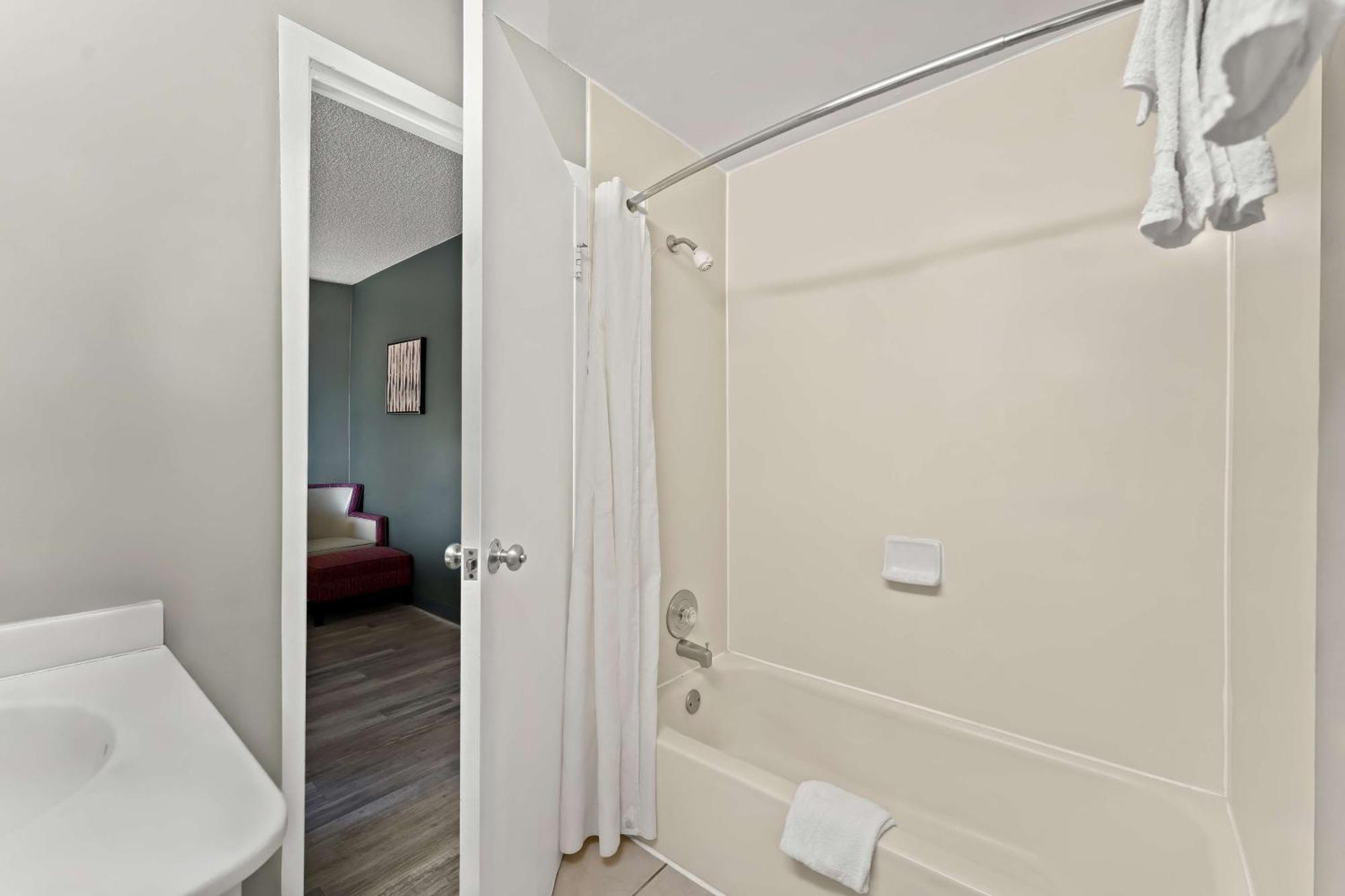 Knights Inn Montgomeryville Buitenkant foto