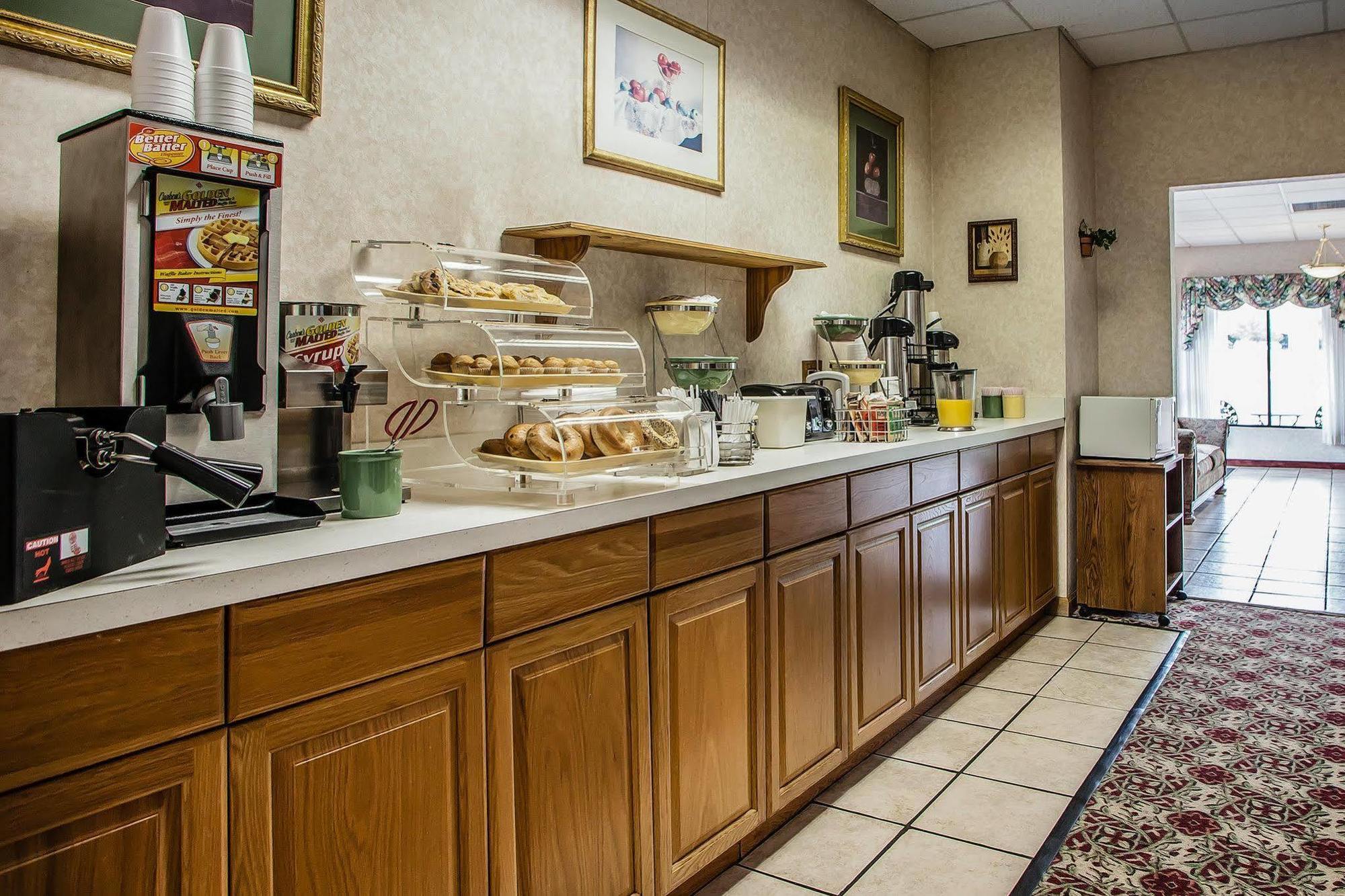 Knights Inn Montgomeryville Buitenkant foto