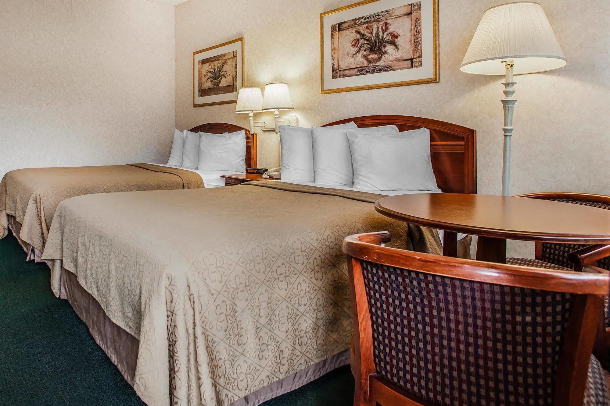 Knights Inn Montgomeryville Buitenkant foto