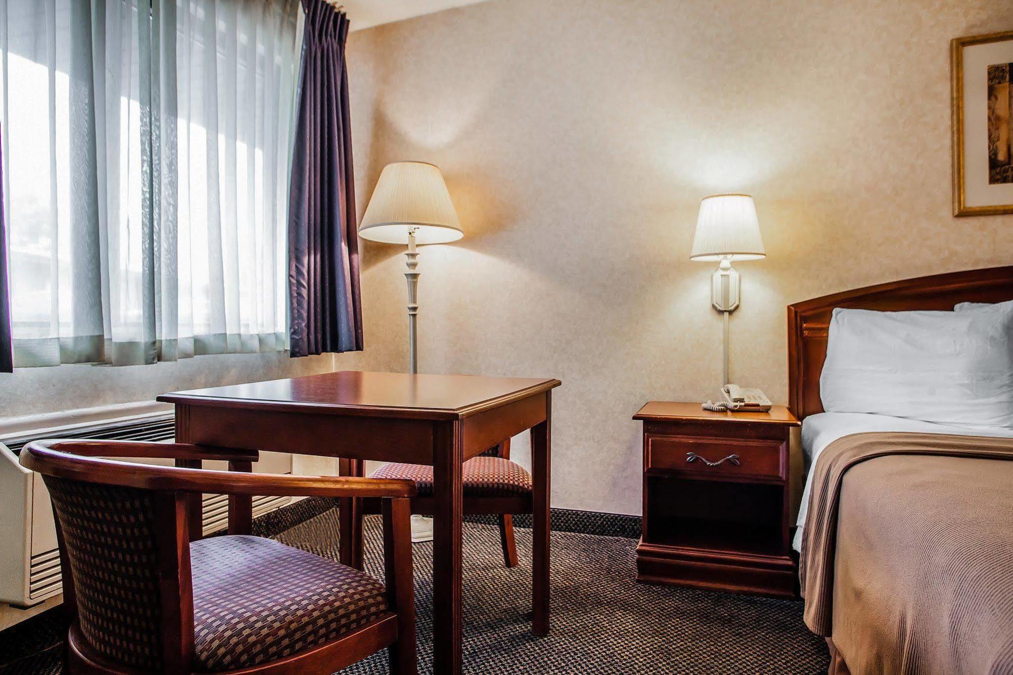 Knights Inn Montgomeryville Buitenkant foto